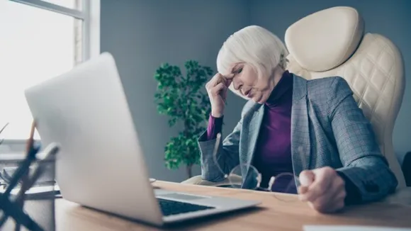 Workplace पर Ageism के साथ कैसे डील करें महिलाएं