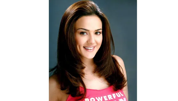 Preity Zinta: आइए देखते हैं इस मशहूर अभिनेत्री के कुछ आईकॉनिक लुक्स