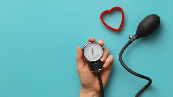 Heart Health: जानें ब्लड प्रेशर को कंट्रोल करने के लिए कुछ टिप्स