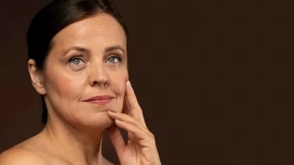 Skin Care: 40 की उम्र में कैसे पाएं झुर्रियों से मुक्त त्वचा