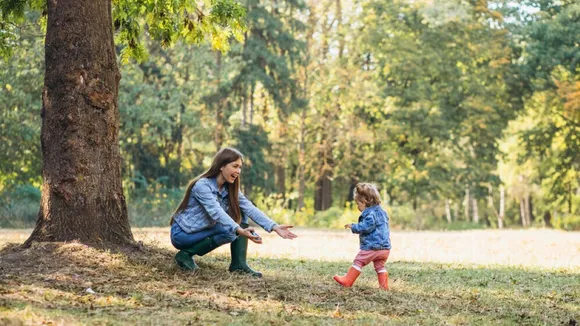 Parenting Tips: पहली बार माता-पिता बने हैं तो रखें इन बातों का ध्यान