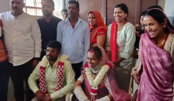 Rajasthan Couple Marry At Hospital