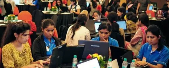 Working Women: कर्नाटका में मिली महिलाओं को नाइट शिफ्ट में काम करने की अनुमति