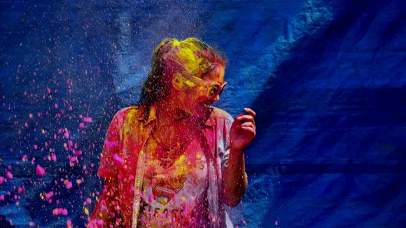 Holi During Period: पीरियड के दौरान होली खेलते समय रखें इन बातों का ध्यान