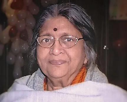 85 वर्षीय सरोजा सुंदराजन एक्टिविटी पेपर्स बना के कोविड 19 के लिए फंड्स जमा कर रही है