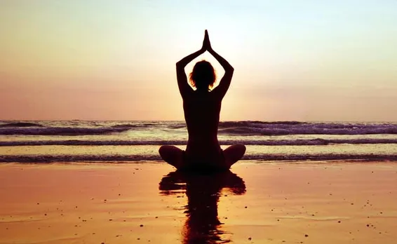 जानिए योगा को अपनी दिनचर्या में शामिल करने के 5 कारण