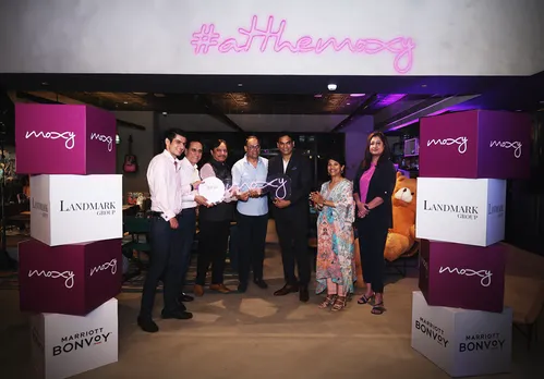 Key handover_Moxy Mumbai Andheri West_Marriott Bonvoy