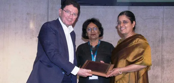 Ravneet Kaur, Chairperson & Managing Director (C&MD), ITDC conferred with ‘ISAW Women Achiever Award’ for “Professionalism in Management” at ITB Berlin