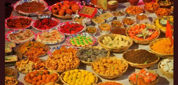 Explore the rich street food culture Mathura : Travelogue