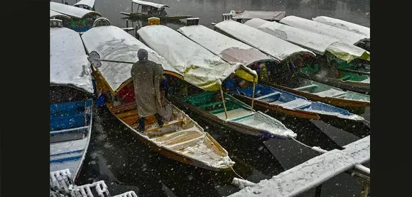 Kashmir tourism takes a hit as travellers await de-escalation