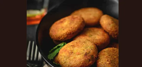 Phalhari Kacche Kele Ki Tikki