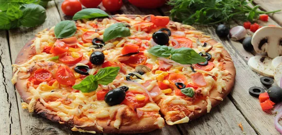 Pizza Affair at High Spirits, Hilton Garden Inn, New Delhi/Saket