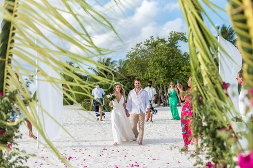 Dream Weddings at LUX* South Ari Atoll