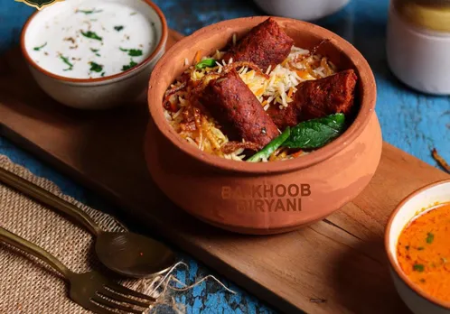 Ba-Khoob Biryani In Noida serves the food to the customers with the fastest delivery