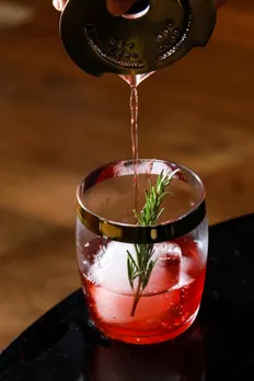 Revel into picturesque sundowner evenings with heady Gin Concoctions at JW Marriott Kolkata