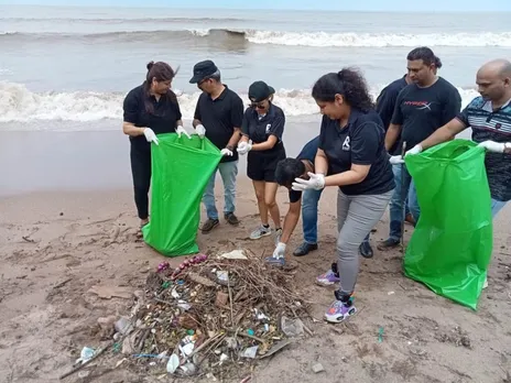 The Resort’s staff become eco-warriors to clean up Aksa beach with BMC after bidding farewell to Lord Ganesh