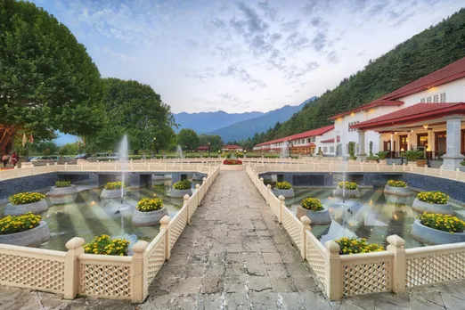 Experience the blooming of exquisite Tulips with The LaLiT Grand Palace Srinagar