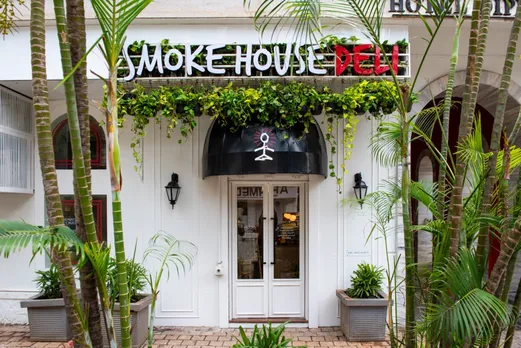 Celebrate Friendship Day with your comrades at Smoke House Deli Causeway Bar Nights: Unveil an evening with love, laughter & memories in Colaba, Mumbai