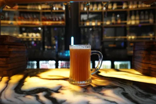 Savour Freshly Brewed Beer at Noida’s Largest and Finest Brewery- Dearie