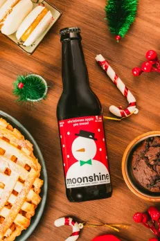 Indulge in Nostalgia: Moonshine Meadery’s Christmas Apple Pie Mead is Back to Brighten Your Festive Season