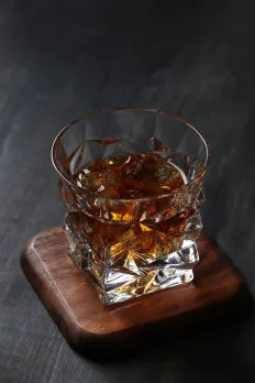 Celebrate International Whiskey Day in Style at Vapor, Feathers, A Radha Hotel Exclusive 1+1 whiskey-based cocktail offer