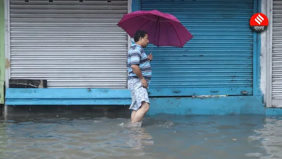 Kolkata Cyclone Dana Effect: ঘূর্ণিঝড় দানার দাপটে ব্যাপক বৃষ্টি কলকাতায়, জলমগ্ন শহর