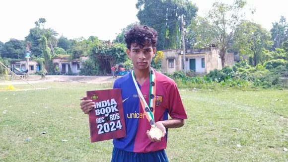 Malda's Debraj Mallick's name is in India Book of Records: ইন্ডিয়া বুক অফ রেকর্ডসে নাম দেবরাজ মল্লিকের