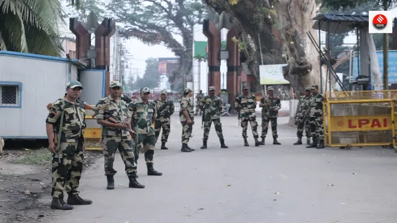 Bangladesh Unrest, attacks on hindus, petrapole,ISKCON, Chinmoy krishna Das,petrapole,বাংলাদেশ,হিন্দুদের উপর আক্রমণ,পেট্রাপোল,ইসকন