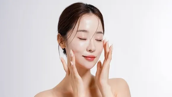 Korean Skincare Glass skin routine: কোরিয়ান স্কিনকেয়ার ইন্টারনেটে ঝড় তুলেছে অনেক বছর হয়ে গেছে