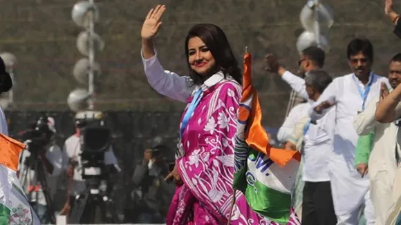 rachana banerjee visits schools