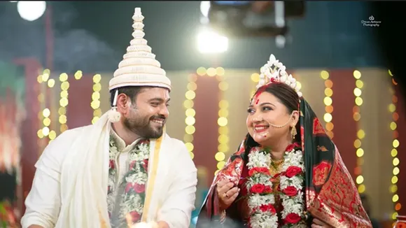  Joy Mukherjee: চুপিচুপি বিয়ে করে ফেললেন জনপ্রিয় অভিনেতা জয় মুখোপাধ্যায়। বিয়ের কথা আগে কাউকে না বললেও মধুচন্দ্রিমায় কোথায় যাচ্ছেন সেই সিক্রেট নিজেই ফাঁস করলেন। 