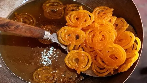 Jalebi Origin History: জিলিপিকে ভারতের জাতীয় মিষ্টি হিসাবে বিবেচনা করা হয়