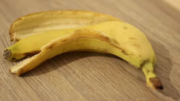 Banana Peel for skin: কলার খোসা আপনার ত্বকে অনেক আশ্চর্যজনক সুবিধা প্রদান করতে পারে