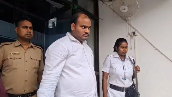 Accused arrested from Newtown on the charge of cheating lakhs of rupees in the name of giving job: সরকারি চাকরি দেওয়ার নামে প্রতারণার অভিযোগে নিউটাউনে গ্রেফতার