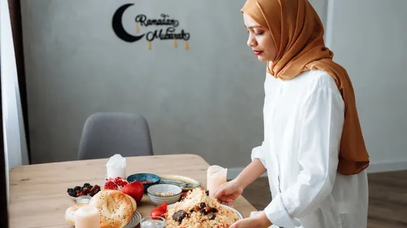 Sehri and Iftar Diet Plan: সেহরি এবং ইফতারে সঠিক খাবার খেয়ে ওজন নিয়ন্ত্রণে রাখুন