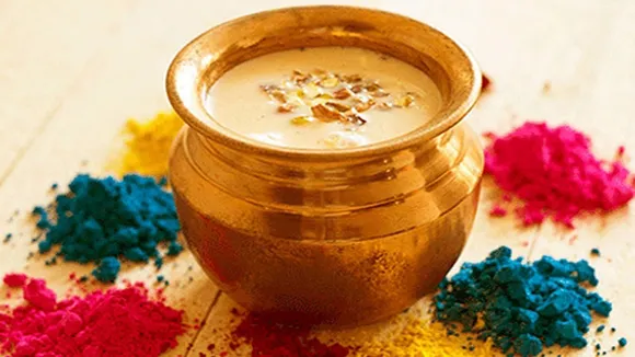 Holi Bhang Thandai recipe: রঙের উৎসবে মজা আরও বাড়িয়ে দেয় ঠান্ডা ঠান্ডা ভাঙের শরবত