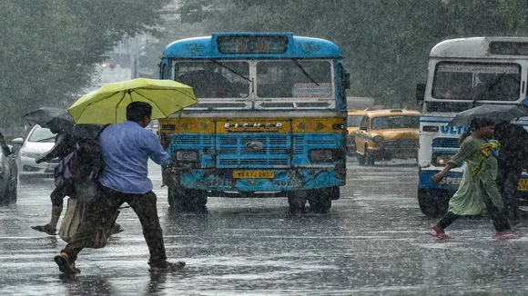 weather update, heavy rain is forecast in several districts of the west bengal, আবহাওয়ার পূর্বাভাস, বৃষ্টি