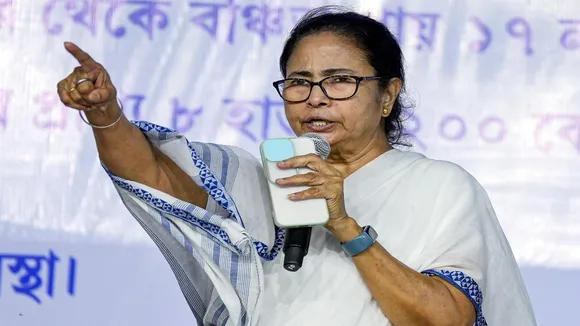 Mamata Banerjee attacks central govt regarding bengal's flood situation, পশ্চিমবঙ্গের বন্যা পরিস্থিতি, মমতা বন্দ্যোপাধ্যায়, কেন্দ্রীয় সরকার