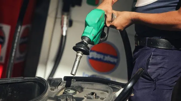 Petrol-Diesel price Hike, Hindusthan Petrolium, Delhi, Kolkata, Mumbai