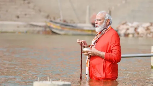 PM Narendra Modi in Varanasi LIVE Updates, Modi takes dip in river Ganga, offers prayers at Kashi Vishwanath temple