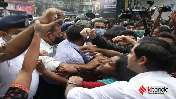 police block sfi dyfi procession in Rasbihari