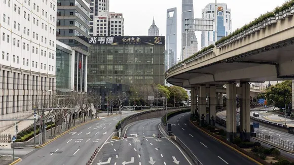 Shanghai residents told to stay inside as lockdown tightened