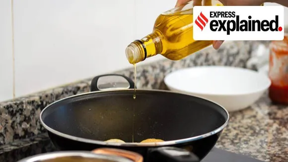 oil prices, edible oil price, global edible oil price, food price hike, russia ukraine war, war impact on oil prices, war impact on food prices, Express Explained, Indian Express Explained, edible oil, oil price, edible oil price crash, FAO