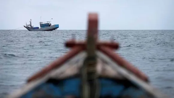 troller capsized at bay of bengal