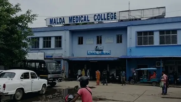 young lady fell from malda medical college hospital building and lost life