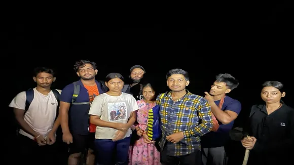 police rescued 8 youth trapped in the inaccessible mountains due to rising kalikhola river water