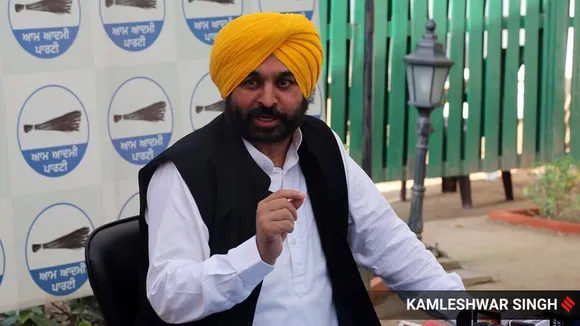 chandigarh university, chandigarh university leaked videos, chandigarh university protests, aap reactions chandigarh university, arvind kejriwal, punjab education minister chandigarh university, punjab news, indian express