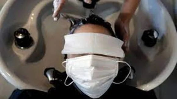 Woman shows symptoms of ‘Beauty Parlour Stroke Syndrome’