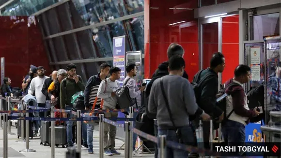 delhi airport rush,Delhi airport congestion,IndiGo Airlines"