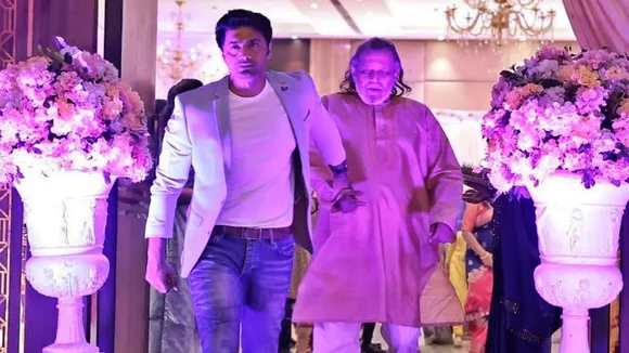 Mithun Chakraborty, Dev, Dev Mithun, Projapati box office record, Projapati film review, Projapati, tollywood, মিঠুন চক্রবর্তী, দেব, প্রজাপতি, প্রজাপতি বক্সঅফিস রেকর্ড, মিঠুনের ছেলে, নমাশি চক্রবর্তী, প্রজাপতি রিভিউ, দেব মিঠুন, মমতাশঙ্কর, শ্বেতা ভট্টাচার্য, টলিউডের খবর